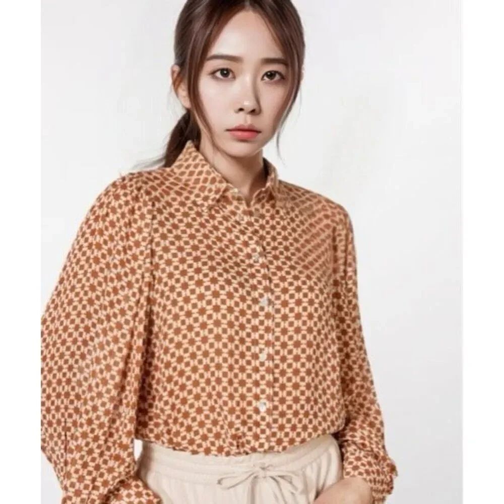 ESQUALO size 8 crepe button up top ballon sleeves .